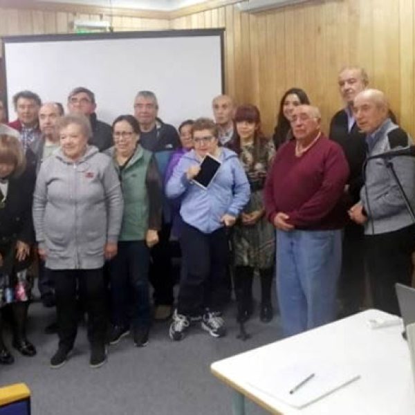 Pacientes con Parkinson recibieron formación en alfabetización digital